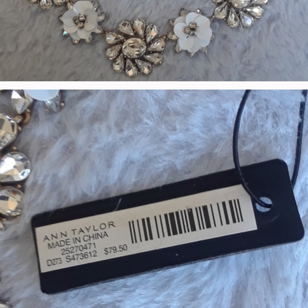Ann Taylor Flower Necklace - Picture 12 of 12